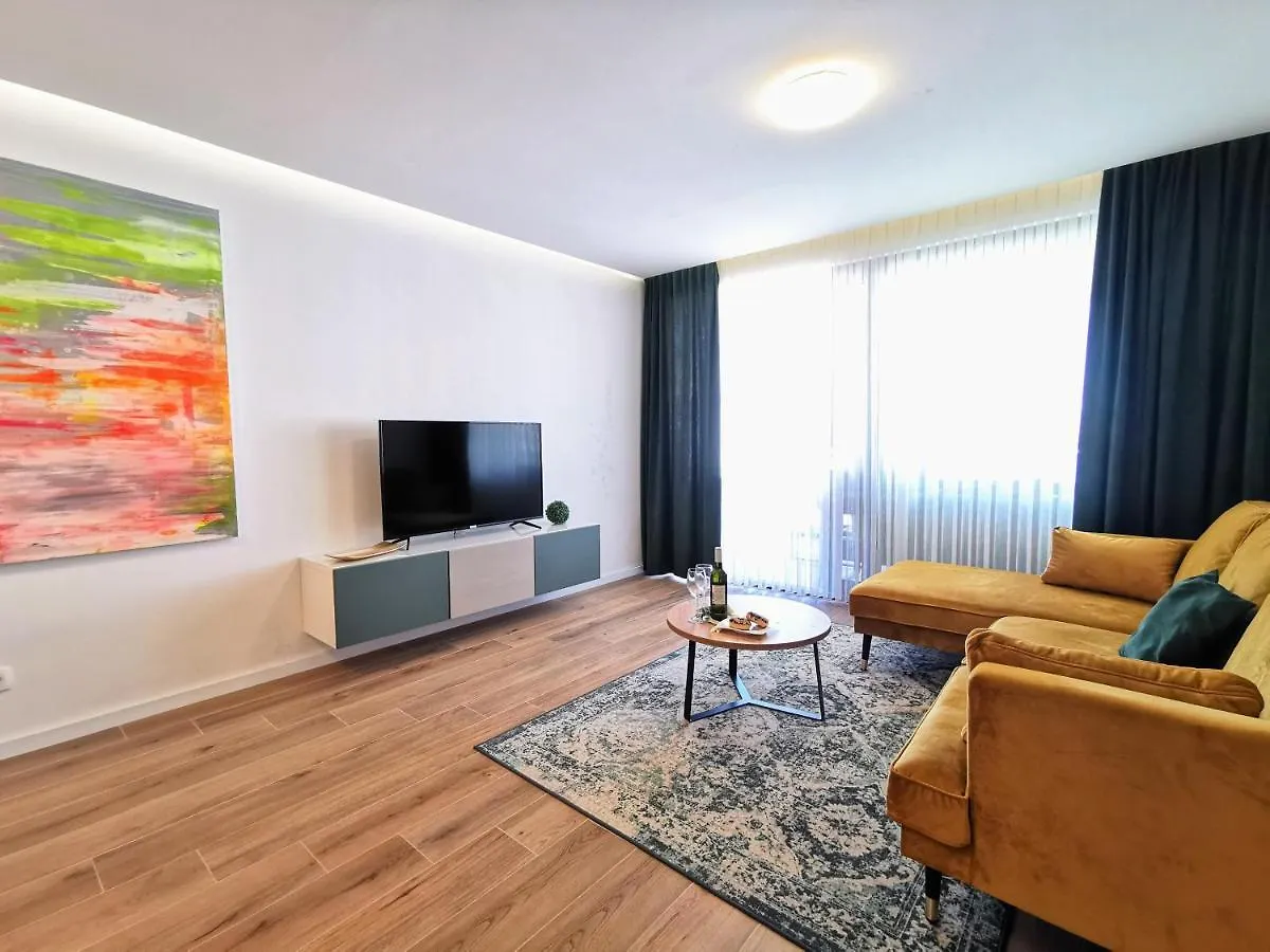 Apartment Diva With Heated Pool Trogir