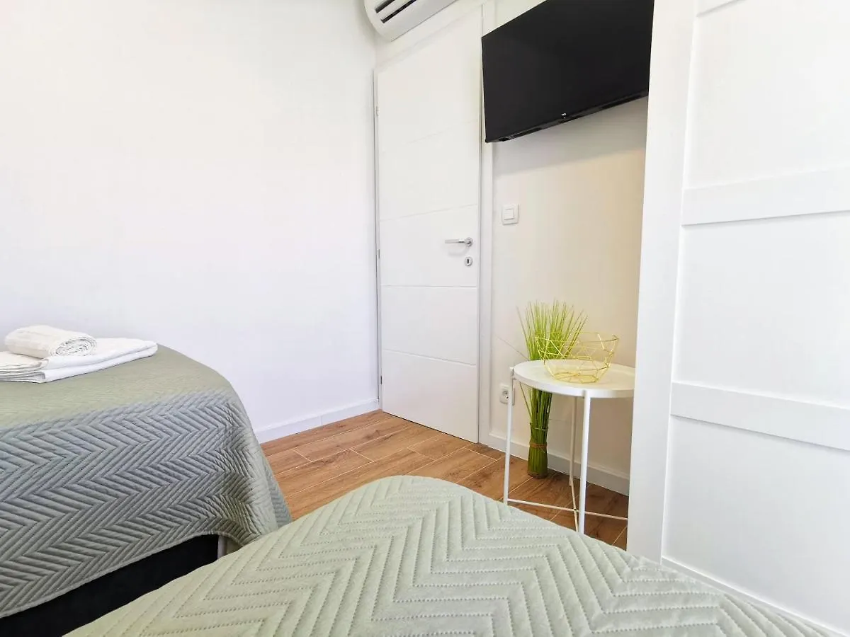 Apartment Diva With Heated Pool Trogir 0*,  Kroatien