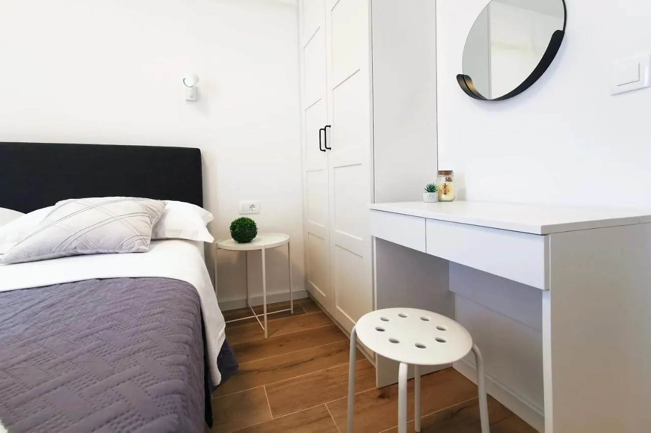 Apartment Diva With Heated Pool Trogir