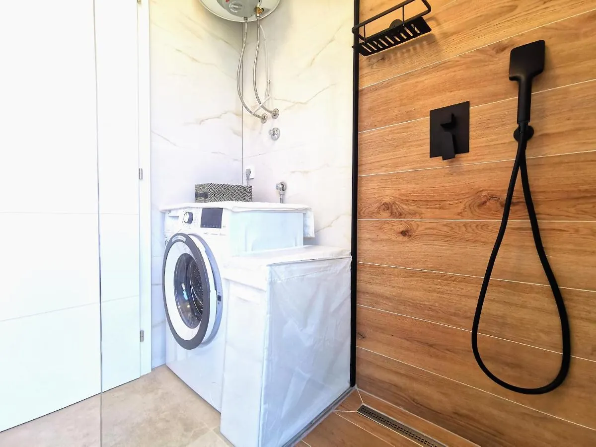 Apartment Diva With Heated Pool Trogir