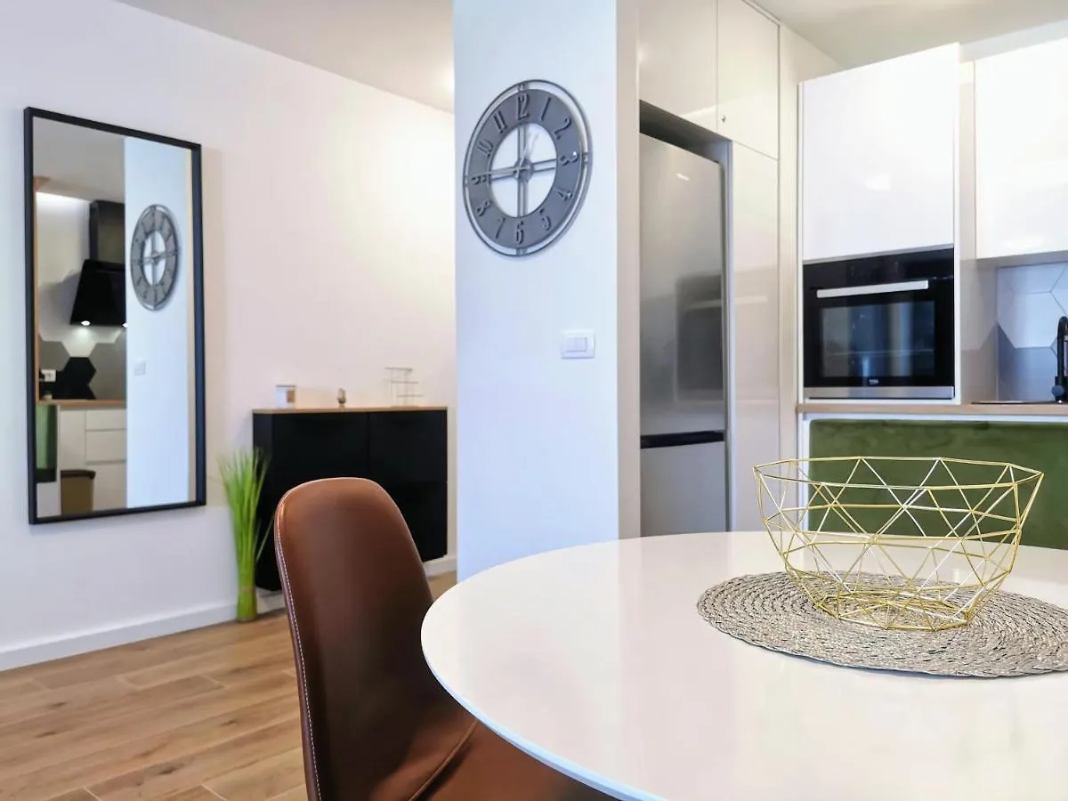 Apartment Diva With Heated Pool Trogir